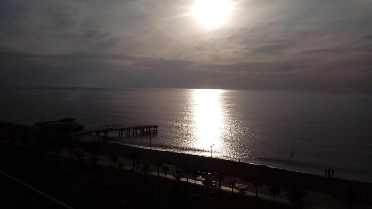Batumi Beach Tower ภายนอก รูปภาพ