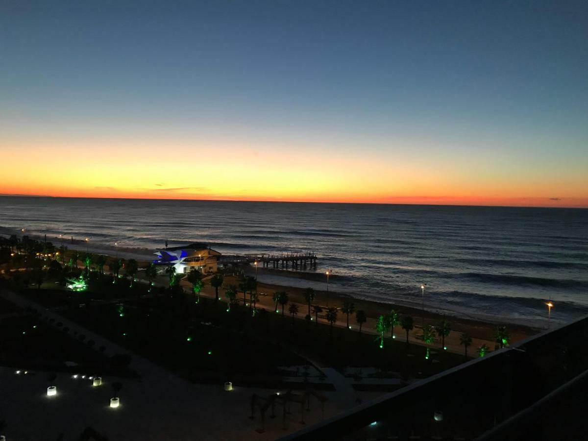 Batumi Beach Tower ภายนอก รูปภาพ